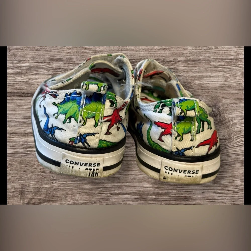 Converse Chuck Taylor All Star 2V Dino Sneaker - Kids' SZ 6 Toddler